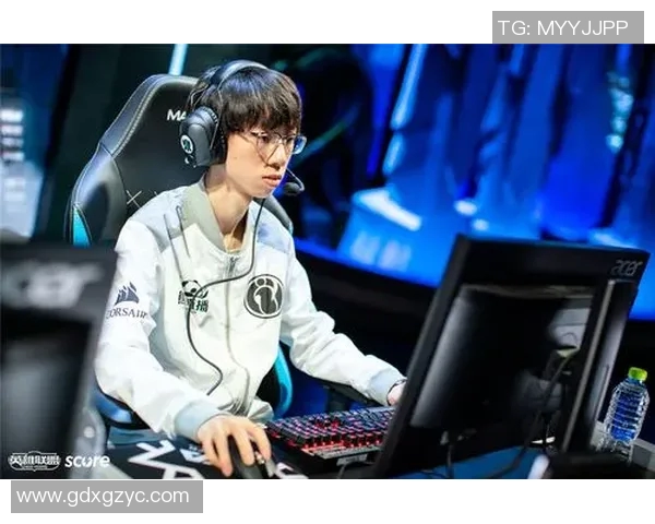 刘丽专访回顾和平精英历程与S15电竞总决赛精彩瞬间分析