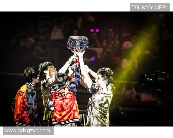 电竞比分赛后复盘V5与EDG精彩配合分析与战术探讨 电竞比分赛后复盘V5与EDG精彩配合分析与战术探讨